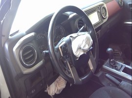 2018 TOYOTA TACOMA, WHITE, SR5 MODEL, CREW CAB, 3.5L, AT, 2WD,  Z25174